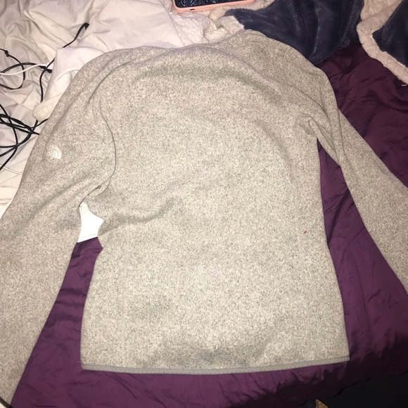 North Face Pullover - Picture 3 of 3